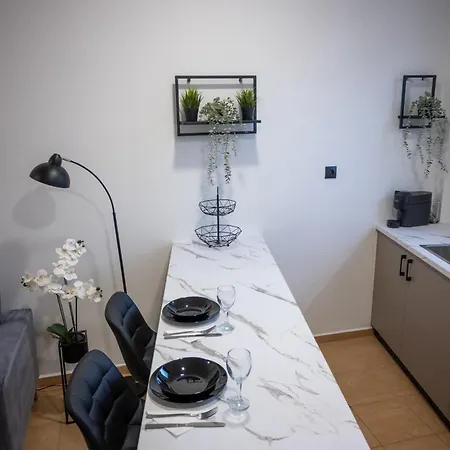 Breezy Sea View Apartment