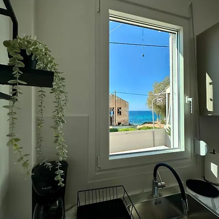 Апартаменты Breezy Sea View